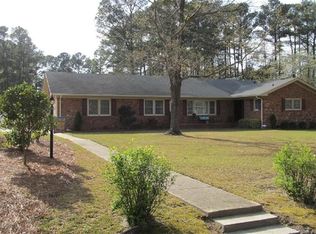 1916 Partridge Dr, Fayetteville, NC 28304