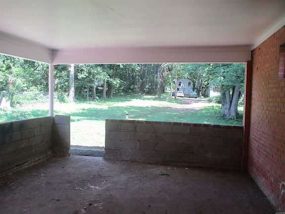 5th image of 1006 W Cherry St
