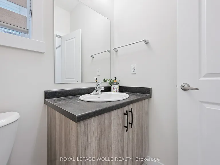 40 Moon Cres — Photo 13
