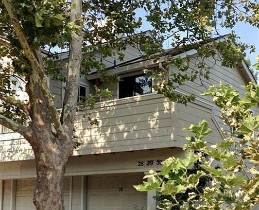 2nd image of 28 Golden Gate Cir