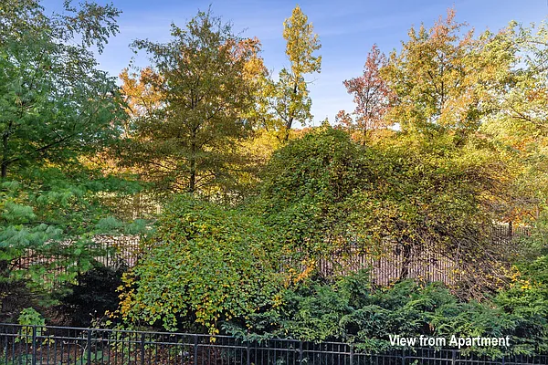 Sold by Compass | media 7