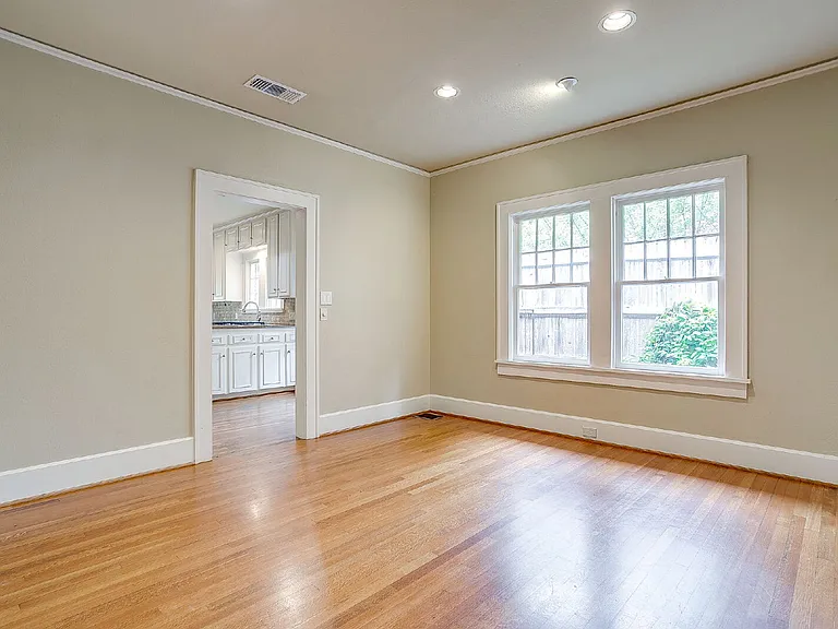 2606 Cockrell Ave — Photo 6