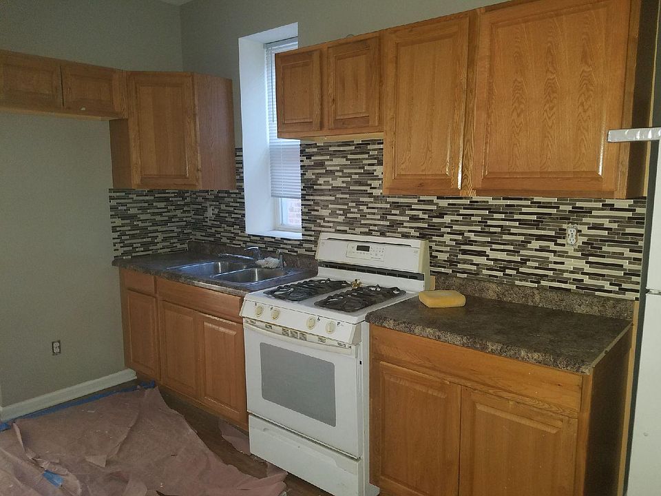 2nd image of 3344 W Polk St APT 3