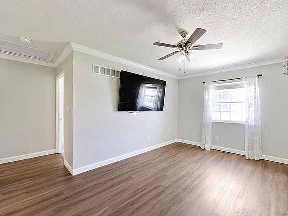 4th image of 10824 Mahogany Dr