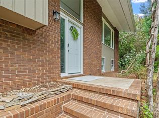 15 Beaverdam Ct, Asheville, NC 28804