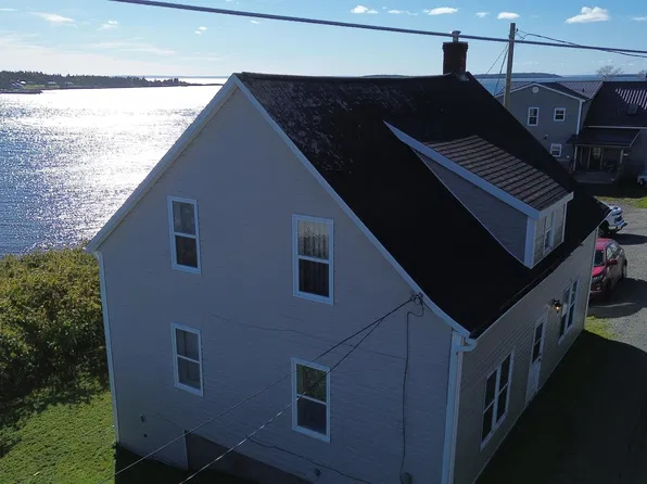 788 Veterans Memorial Dr, Richmond, NS B0E 1A0