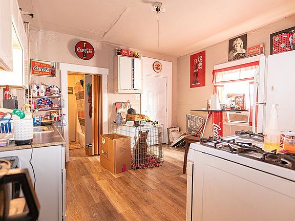4th image of 432 Hosack St