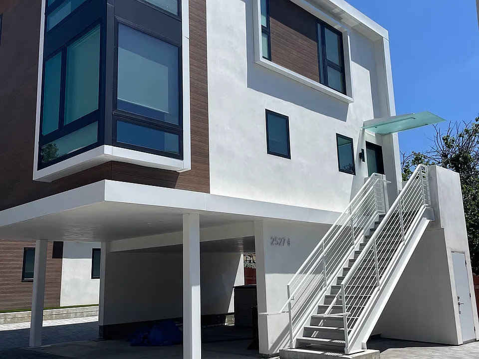 2527 Hermosa Ave #3/4