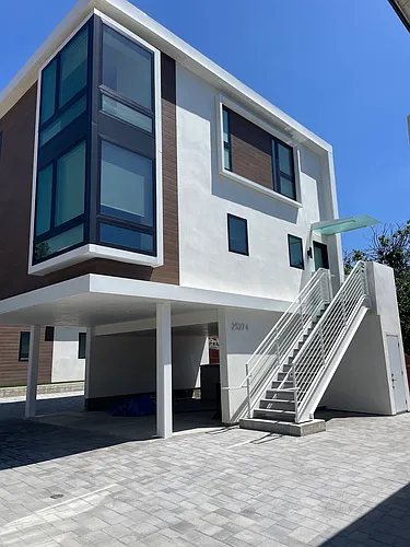 2527 Hermosa Ave Photo 1