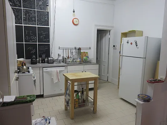 Rented by Space Real Estate | media 18