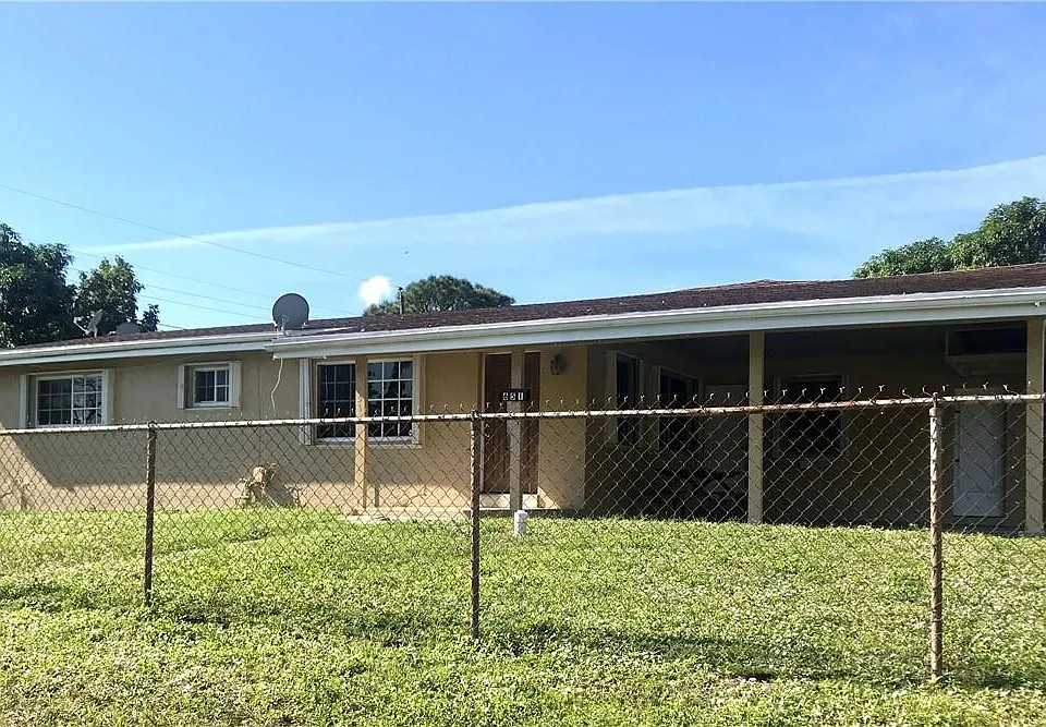651 SW 26th Ave