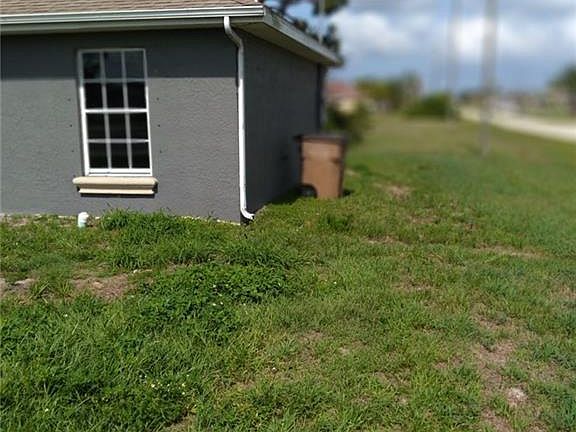 3rd image of 212 Chiquita Blvd N