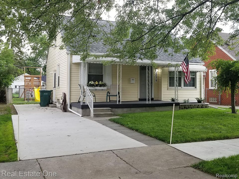 1st image of 2079 Mill St