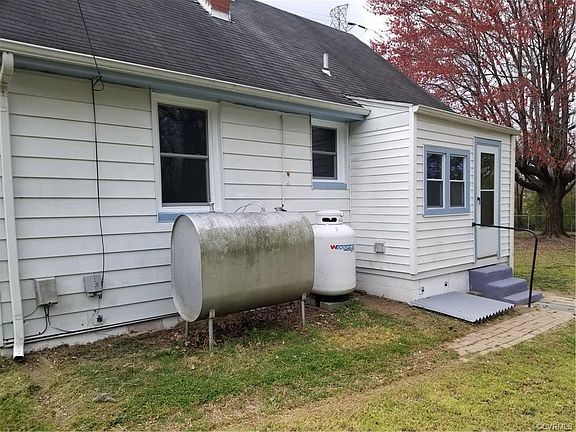 5th image of 210 Montezuma Ave