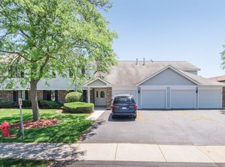 1471 Fairlane Dr APT 1B, Schaumburg, IL 60193