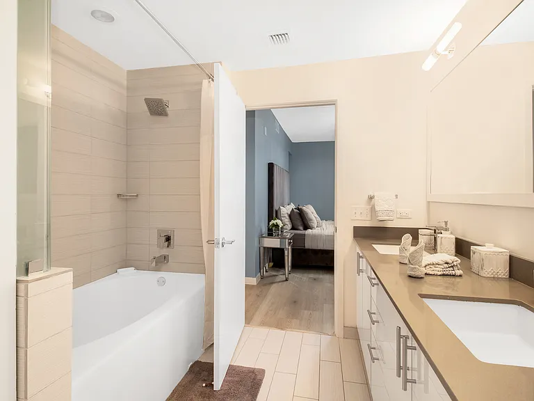 999 SW 1st Ave #33 — Photo 18