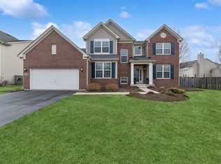 1709 Belcourt Ln, Elgin, IL 60120