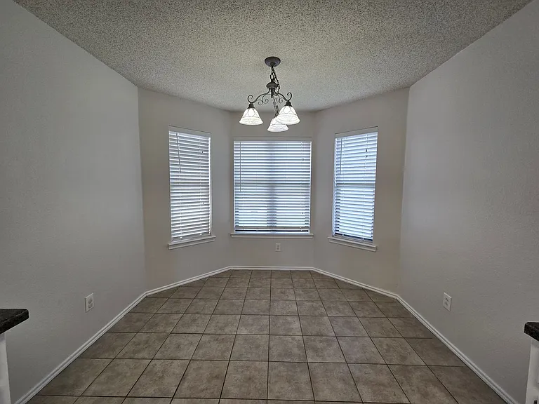 401 Justice Ave — Photo 8
