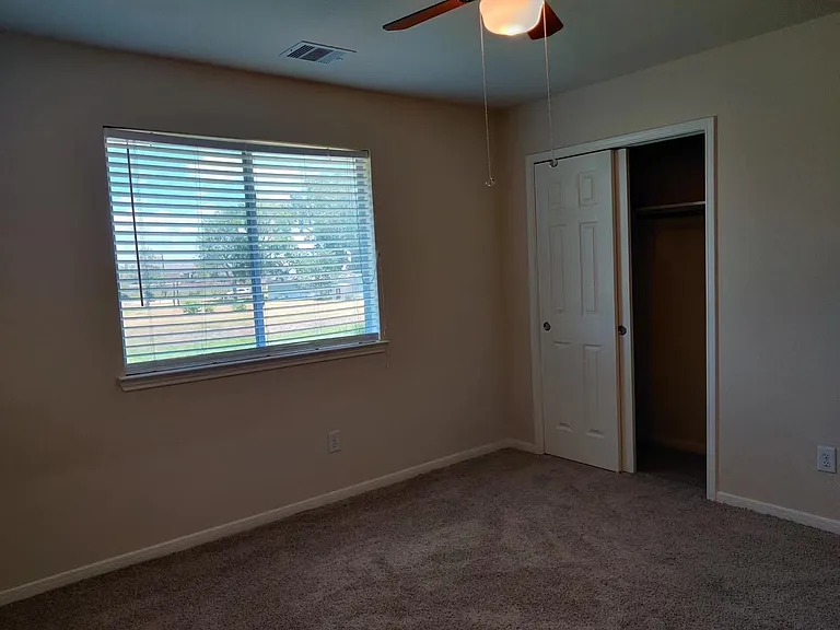3922 Camden Fields Ln — Photo 34