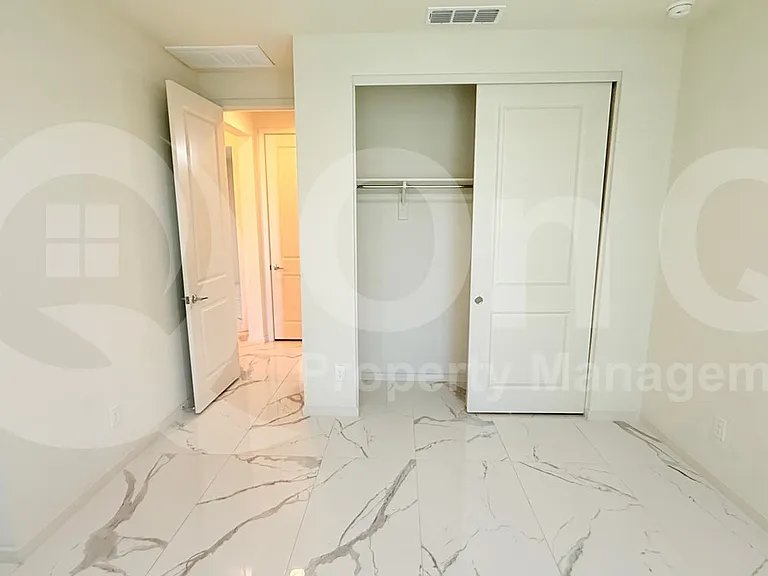 21019 N 60th Ter — Photo 10