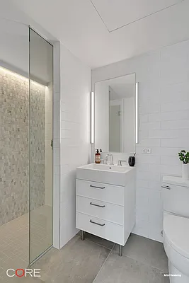 Rented by CORE | media 20