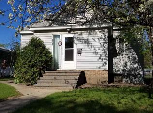 1542 6th St SW, Minot, ND 58701