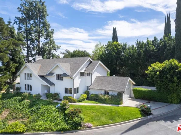 3592 Alana Dr, Sherman Oaks, CA 91403