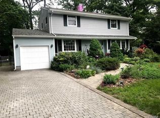 3 Atkinson Ln, Coram, NY 11727