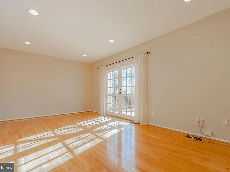 2911 Montauk Ct — Photo 11