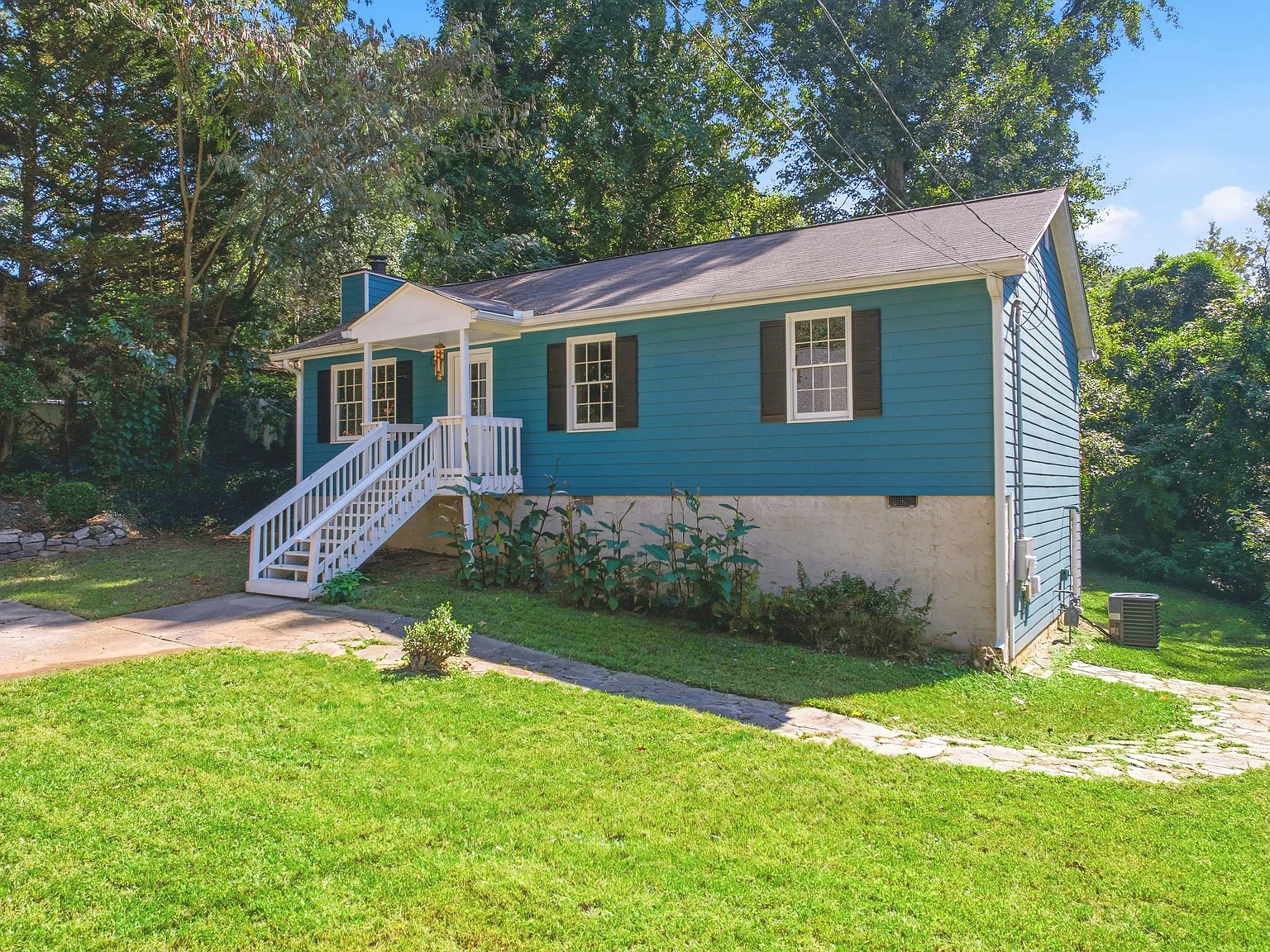 3 bed, 1161 sqft, $2,400 — Photo 3