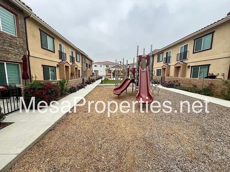 16408 Valencia Ave #311 — Photo 38