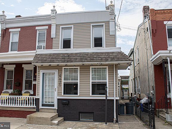 3rd image of 4621 E Stiles St