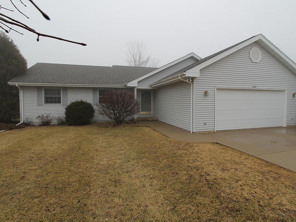 2nd image of 1643 Wood Ridge Ln