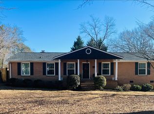 7 Vanderbilt Cir, Greenville, SC 29609