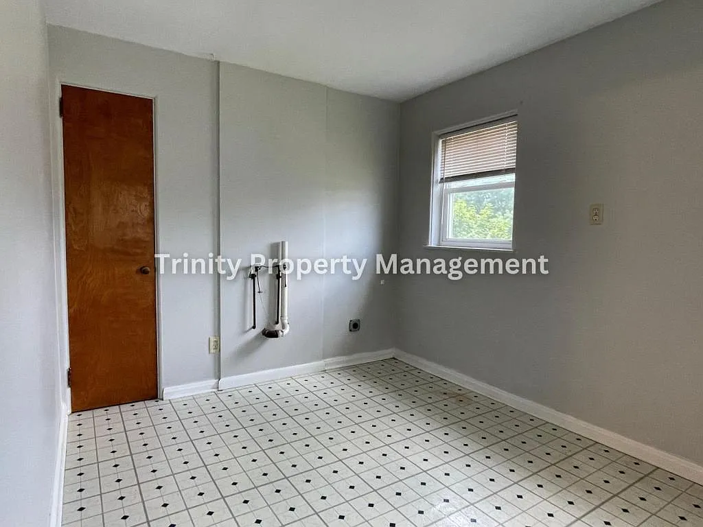 518 Haymond Hwy, Unit 4 — Photo 4