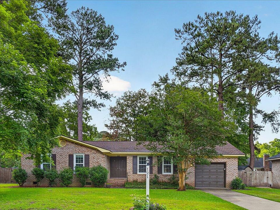 1st image of 121 Three Wood Ln