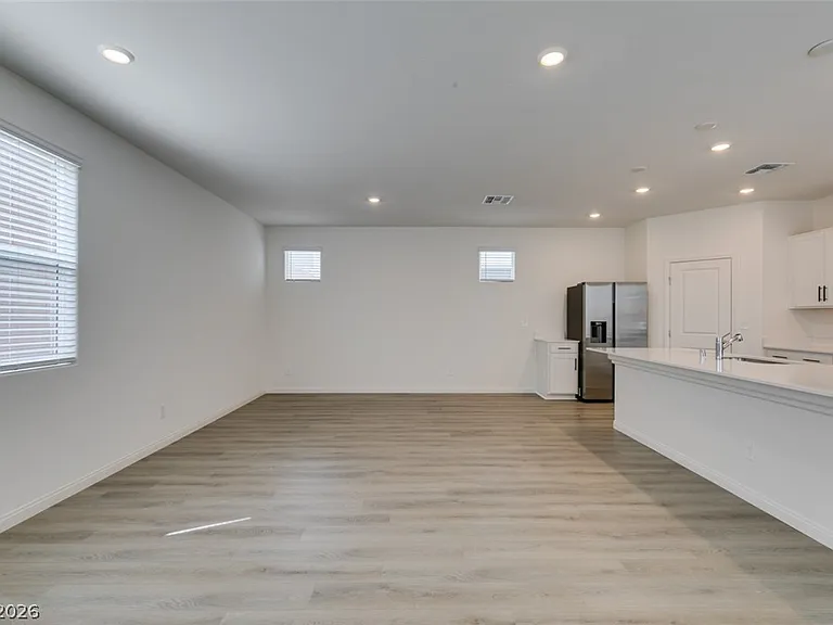 9133 Vesey Ave — Photo 13