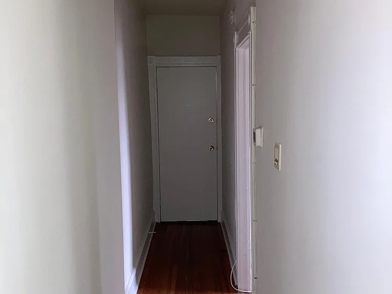 251 Robert St #6 — Photo 17