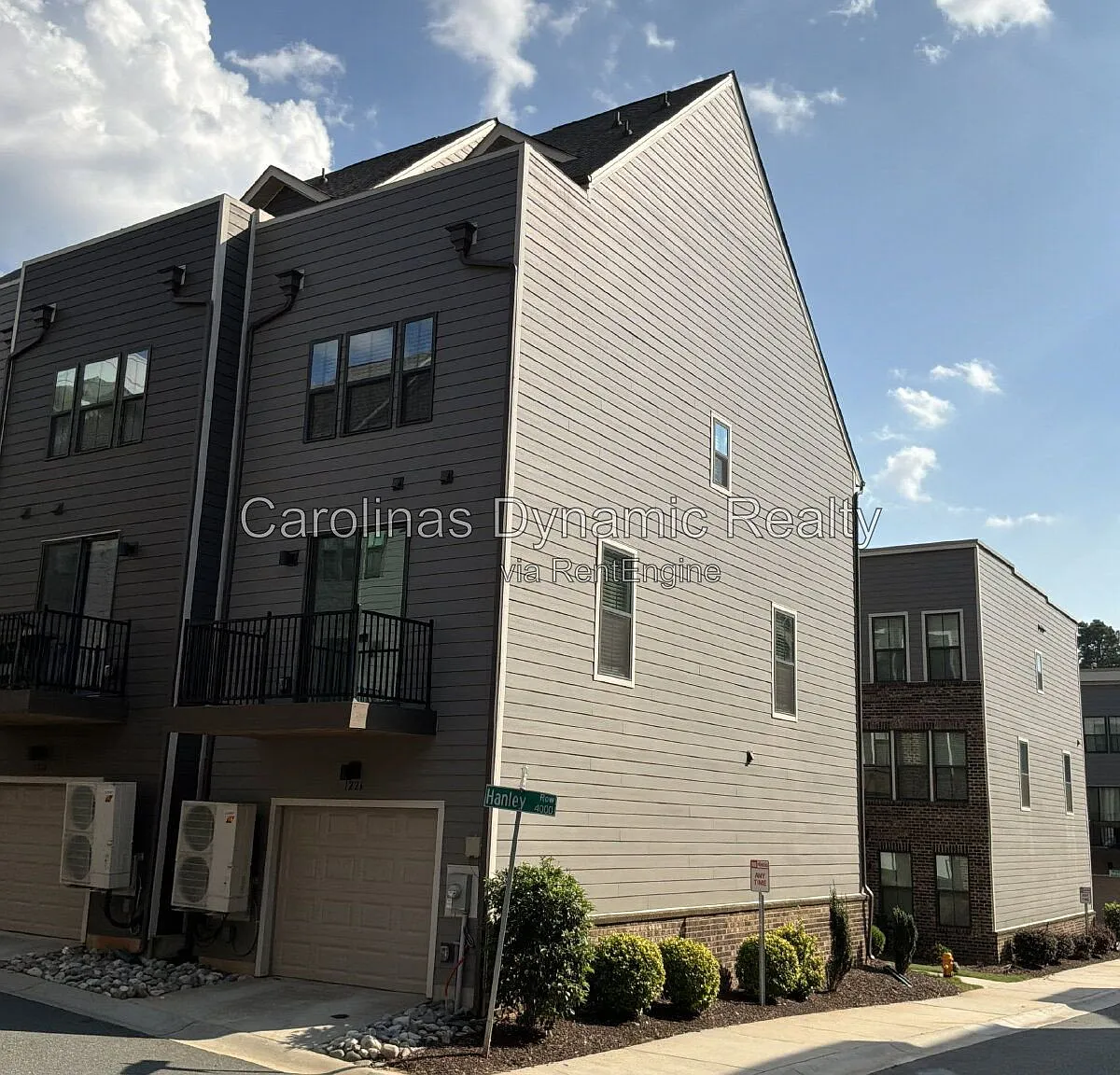 4 bed, 4.5 bath, 1851 sqft, $2,900 — Photo 3