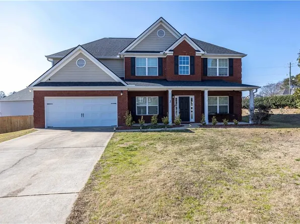 2 Oakwood Dr, Phenix City, AL 36870