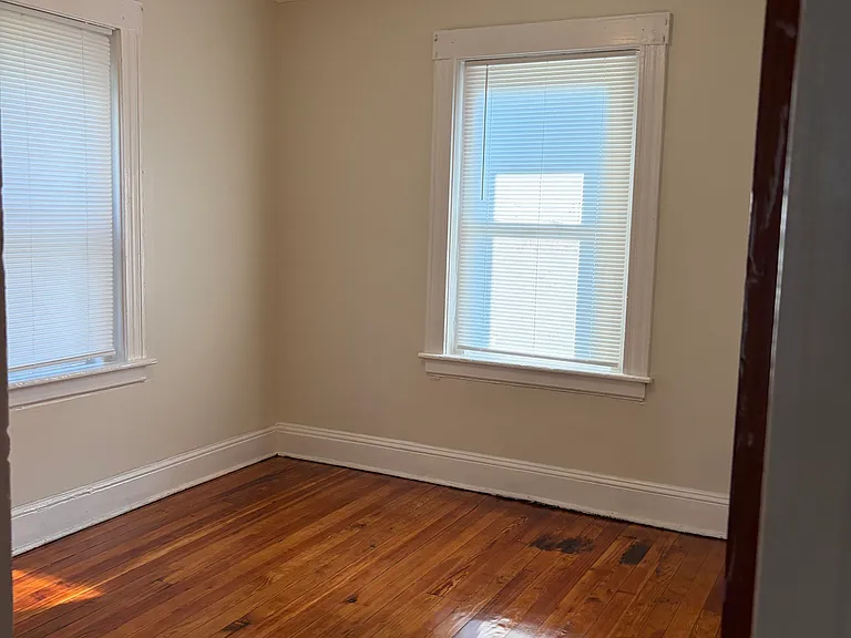 127-129 Read St #1 — Photo 13
