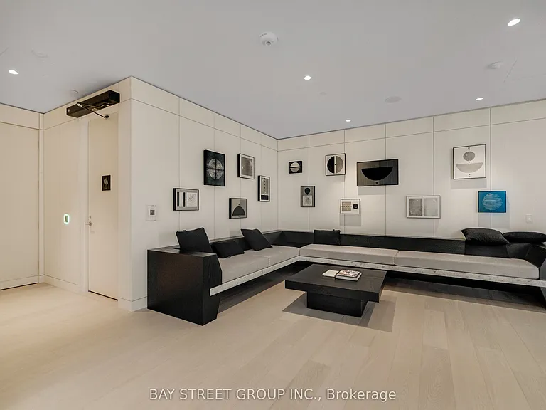 110 Broadway Ave #1813S — Photo 41