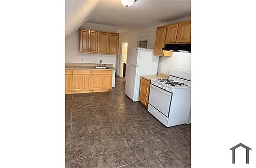255 Poplar St Photo 1