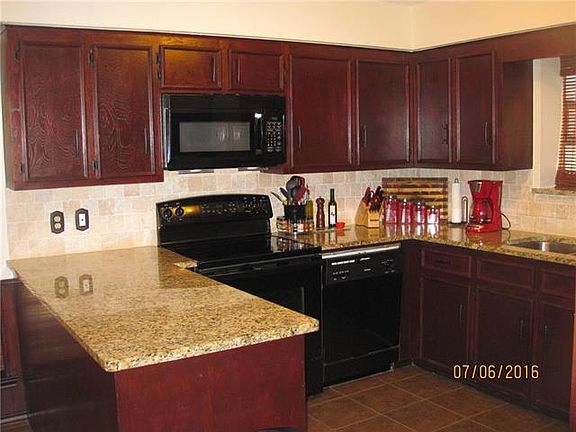 5th image of 502 Stoneybrook Dr