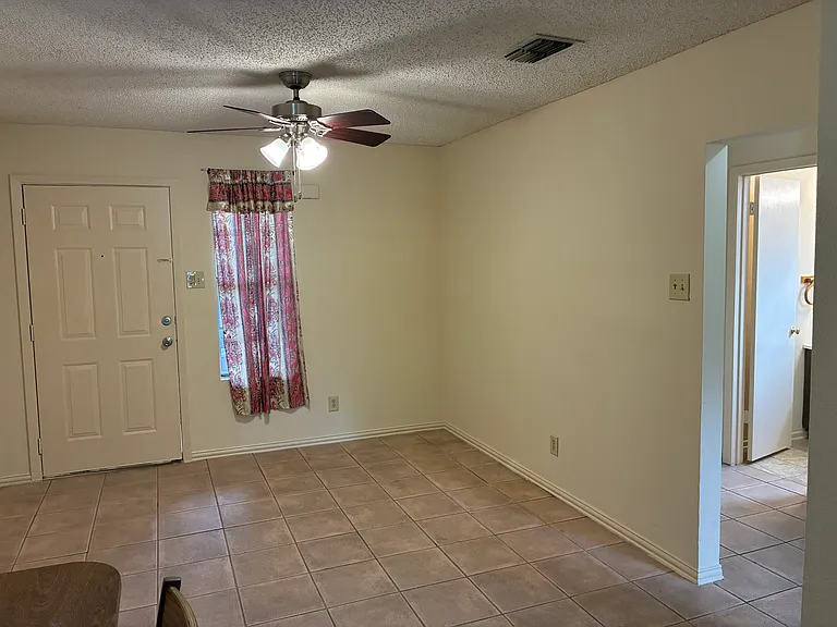 1219 Truman Ln — Photo 13