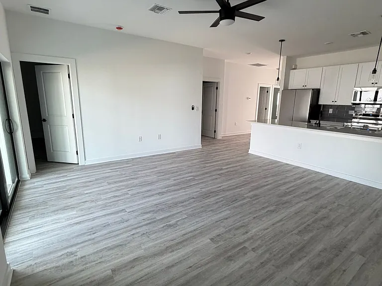 1117 Abrams Blvd — Photo 26