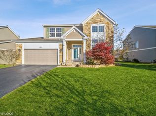 160 Willow Rd, Wheeling, IL 60090