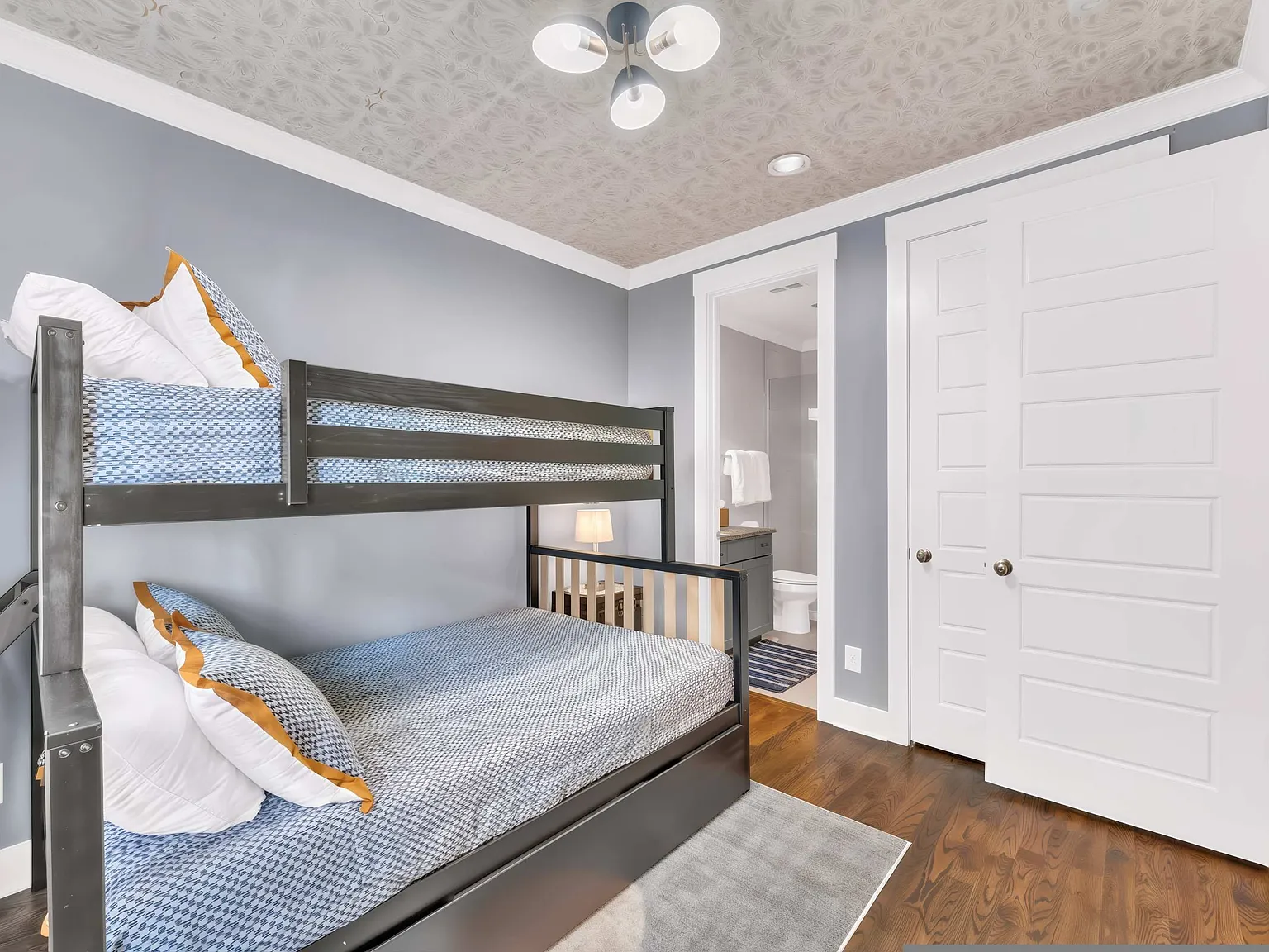 1815 Ridley Blvd — Photo 2