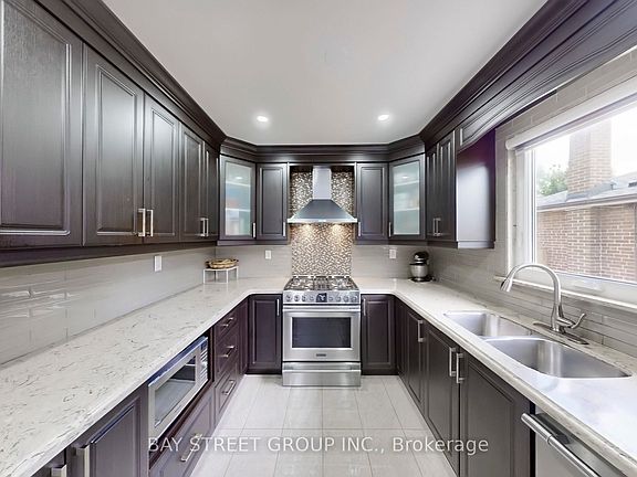 5th image of 15 Macleod St