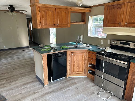 5th image of 10 Grubbs Rd #301